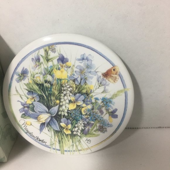 Marjolein Bastin Natures's Sketchbook Coaster Set! - Picture 4 of 15